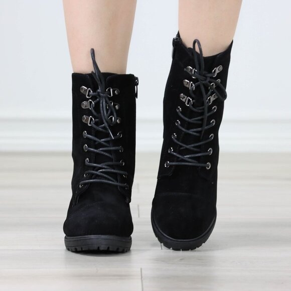 Womens Ankle Boots Lace Up Lug Sole Rubber Low Heel Black Faux Suede - Picture 8 of 12